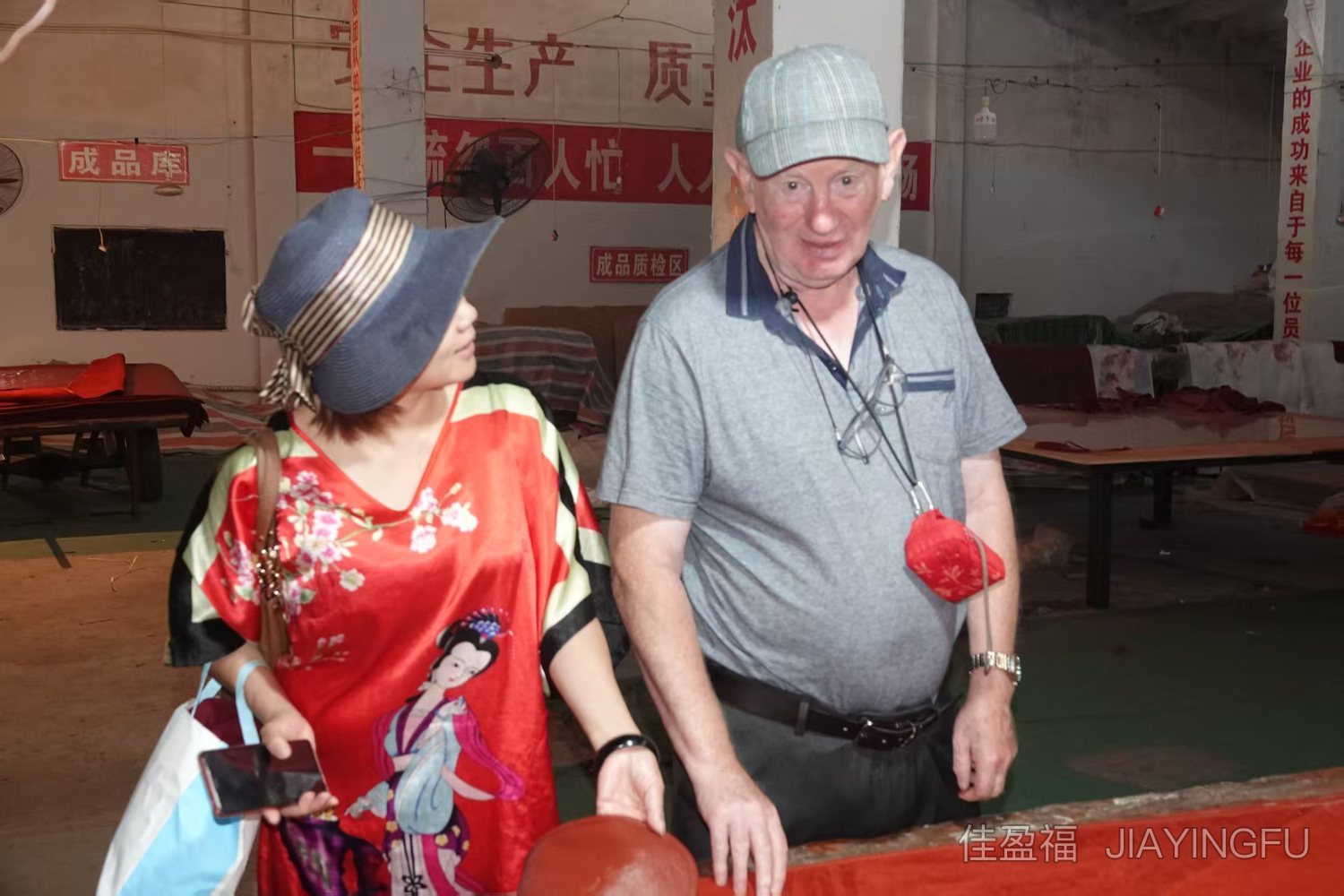 Foreign buyers visiting the factory